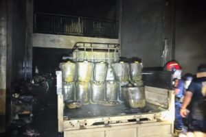 Ruko Dan 9 Kendaraan Ludes Terbakar Di Palangka Raya, Diduga Dipicu Percikan Pompa Saat Pemindahan Bbm