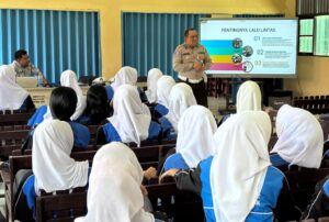 Police Goes To School Digelar Di Smkn 1 Kuala Pembuang, Siswa Diedukasi Keselamatan Berkendara