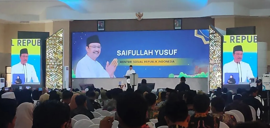 Sekolah rakyat pamekasan diperkuat, mensos sebut 40 persen bansos diduga tak tepat sasaran Sekolah Rakyat Pamekasan Diperkuat, Mensos Sebut 40 Persen Bansos Diduga Tak Tepat Sasaran