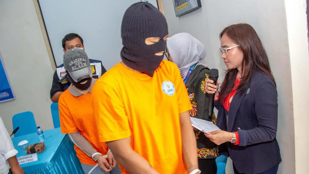 Bnn kalteng bongkar peredaran narkoba jalur udara, sabu 200 gram diselundupkan di dubur Bnn Kalteng Bongkar Peredaran Narkoba Jalur Udara, Sabu 200 Gram Diselundupkan Di Dubur