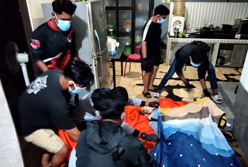 Geger! Pria ditemukan meninggal di g obos, jenazah dievakuasi ke rsud doris sylvanus Geger! Pria Ditemukan Meninggal Di G Obos, Jenazah Dievakuasi Ke Rsud Doris Sylvanus