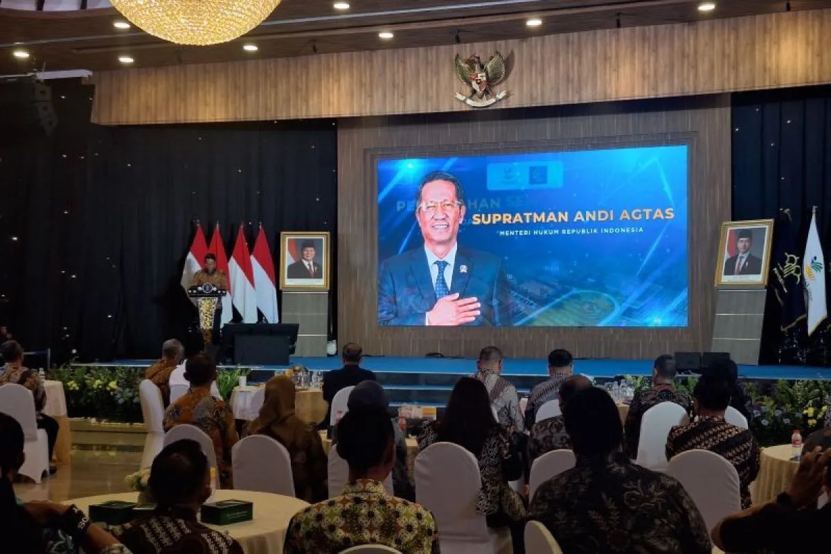 Menkum serahkan lahan 6,3 hektare untuk sekolah rakyat dan siap bangun tanpa dana negara Menkum Serahkan Lahan 6,3 Hektare Untuk Sekolah Rakyat Dan Siap Bangun Tanpa Dana Negara