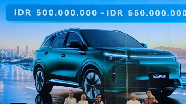 Dfsk e5 plus laris sebelum debut, 1. 100 konsumen sudah antre membeli Dfsk E5 Plus Laris Sebelum Debut, 1.100 Konsumen Sudah Antre Membeli