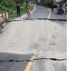 Jalan Kasongan-Kereng Pangi Putus, Bpjn Kalteng Langsung Turun Ke Lokasi