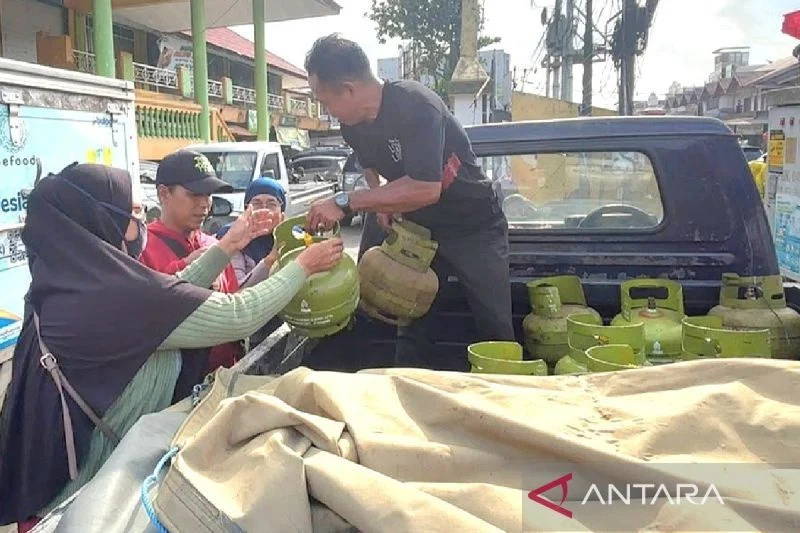 Disperindagkop kobar tegaskan larangan penyaluran gas elpiji subsidi ke pengecer: apa yang perlu anda ketahui Disperindagkop Kobar Tegaskan Larangan Penyaluran Gas Elpiji Subsidi Ke Pengecer: Apa Yang Perlu Anda Ketahui