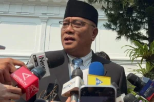 Menteri Lh Jumhur Hidayat Nangis, Sedih Mbg Dicerca: Kalau Salah Tindak Pelakunya, Bukan Programnya