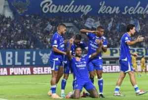 Persib Bandung Tundukkan Dpmm Fc, Bos Persib Pastikan Peralta Absen Saat Lawan Dpmm Fc