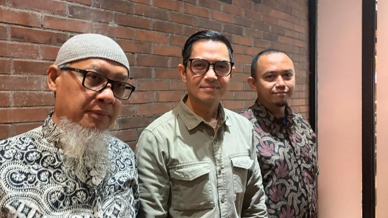 Prihatin lihat korban, dude harlino kembalikan honor rp5,25 miliar dari pt dsi, langkah besar untuk membantu korban Prihatin Lihat Korban, Dude Harlino Kembalikan Honor Rp5,25 Miliar Dari Pt Dsi, Langkah Besar Untuk Membantu Korban