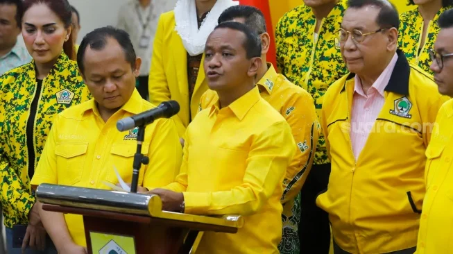 Bahlil perintahkan meutya hafid bentuk 'pasukan udara' golkar untuk hadapi serangan medsos – strategi komunikasi partai Bahlil Perintahkan Meutya Hafid Bentuk 'Pasukan Udara' Golkar Untuk Hadapi Serangan Medsos – Strategi Komunikasi Partai