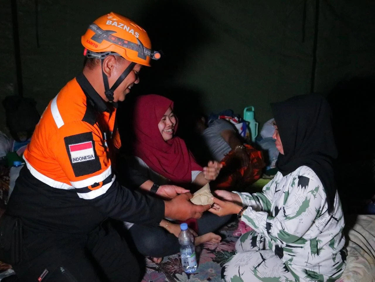 Baznas ntt salurkan 1. 900 porsi makanan siap saji untuk penyintas gempa Baznas Ntt Salurkan 1.900 Porsi Makanan Siap Saji Untuk Penyintas Gempa