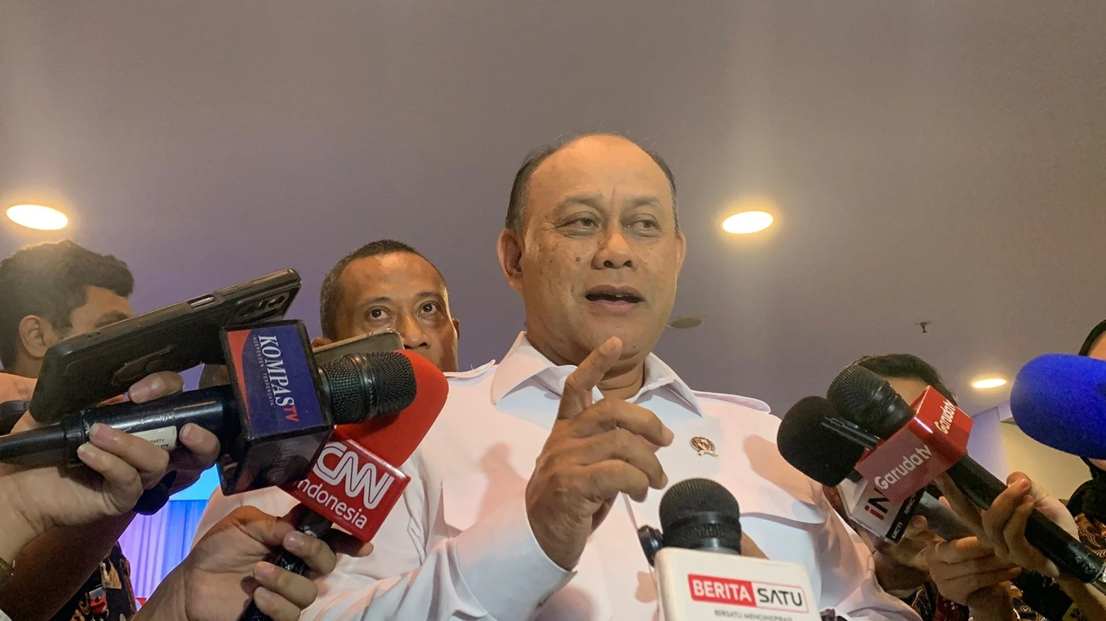 Bos bgn sudaryono minta maaf ke bupati karo soal keracunan sma berastagi, langsung copot kepala sppg Bos Bgn Sudaryono Minta Maaf Ke Bupati Karo Soal Keracunan Sma Berastagi, Langsung Copot Kepala Sppg