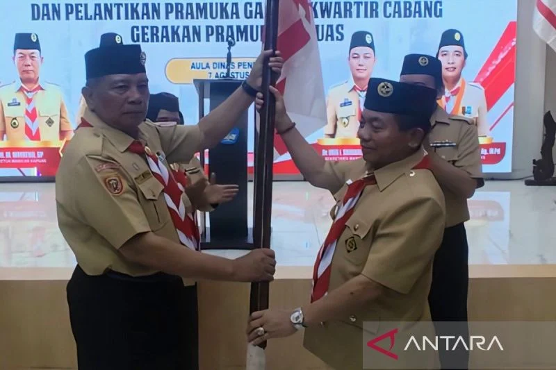 Bupati kapuas lepas kontingen pramuka menuju jambore nasional xii: membangun karakter pemuda Bupati Kapuas Lepas Kontingen Pramuka Menuju Jambore Nasional Xii: Membangun Karakter Pemuda