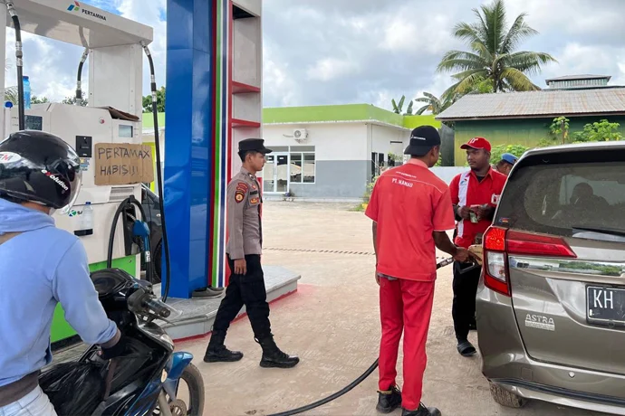 Bupati masduki pantau langsung ke spbu sukamara: upaya atasi antrean bbm panjang Bupati Masduki Pantau Langsung Ke Spbu Sukamara: Upaya Atasi Antrean Bbm Panjang