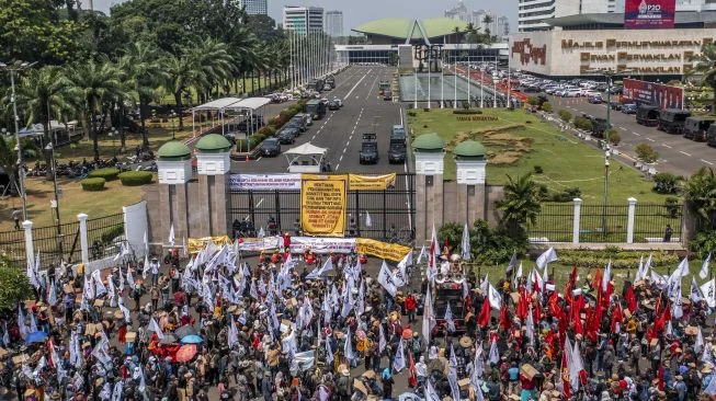 Demo dpr 27 agustus: polisi jamin keamanan jakarta raya, hoaks bus dibantah, dan penangkapan narkoba terbaru Demo Dpr 27 Agustus: Polisi Jamin Keamanan Jakarta Raya, Hoaks Bus Dibantah, Dan Penangkapan Narkoba Terbaru