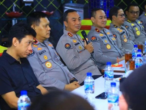 Dialog silaturahmi: upaya sinergi polisi pers di seruyan tingkatkan keterbukaan informasi Dialog Silaturahmi: Upaya Sinergi Polisi Pers Di Seruyan Tingkatkan Keterbukaan Informasi