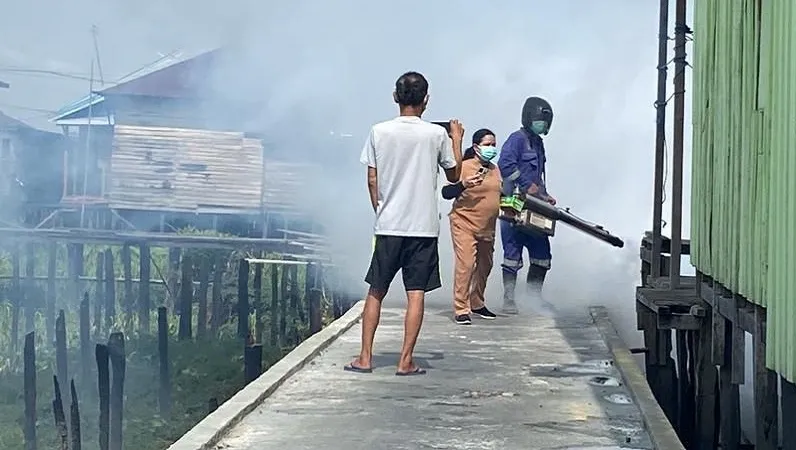 Dinkes palangka raya distribusikan 50 kotak masker untuk pengendara di tengah kabut asap Dinkes Palangka Raya Distribusikan 50 Kotak Masker Untuk Pengendara Di Tengah Kabut Asap
