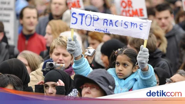 Diplomat inggris: xenofobia dan rasisme meningkat di eropa, bahaya yang mengancam Diplomat Inggris: Xenofobia Dan Rasisme Meningkat Di Eropa, Bahaya Yang Mengancam