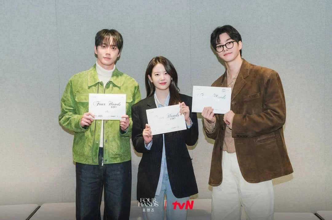 Drama kehilangan: 3 idol kpop bantu pemakaman keluarga artis lain, tunjukkan solidaritas tanpa batas Drama Kehilangan: 3 Idol Kpop Bantu Pemakaman Keluarga Artis Lain, Tunjukkan Solidaritas Tanpa Batas