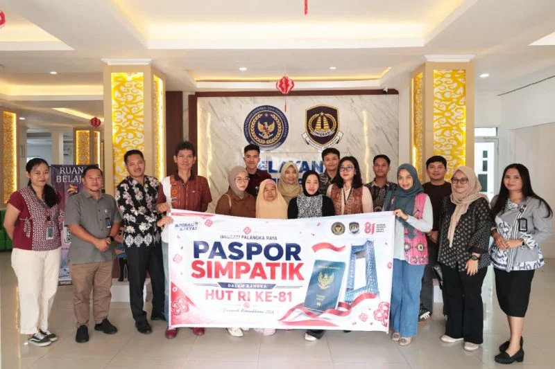 Imigrasi palangka raya gelar layanan paspor simpatik di akhir pekan sambut hut ke-81 ri Imigrasi Palangka Raya Gelar Layanan Paspor Simpatik Di Akhir Pekan Sambut Hut Ke-81 Ri