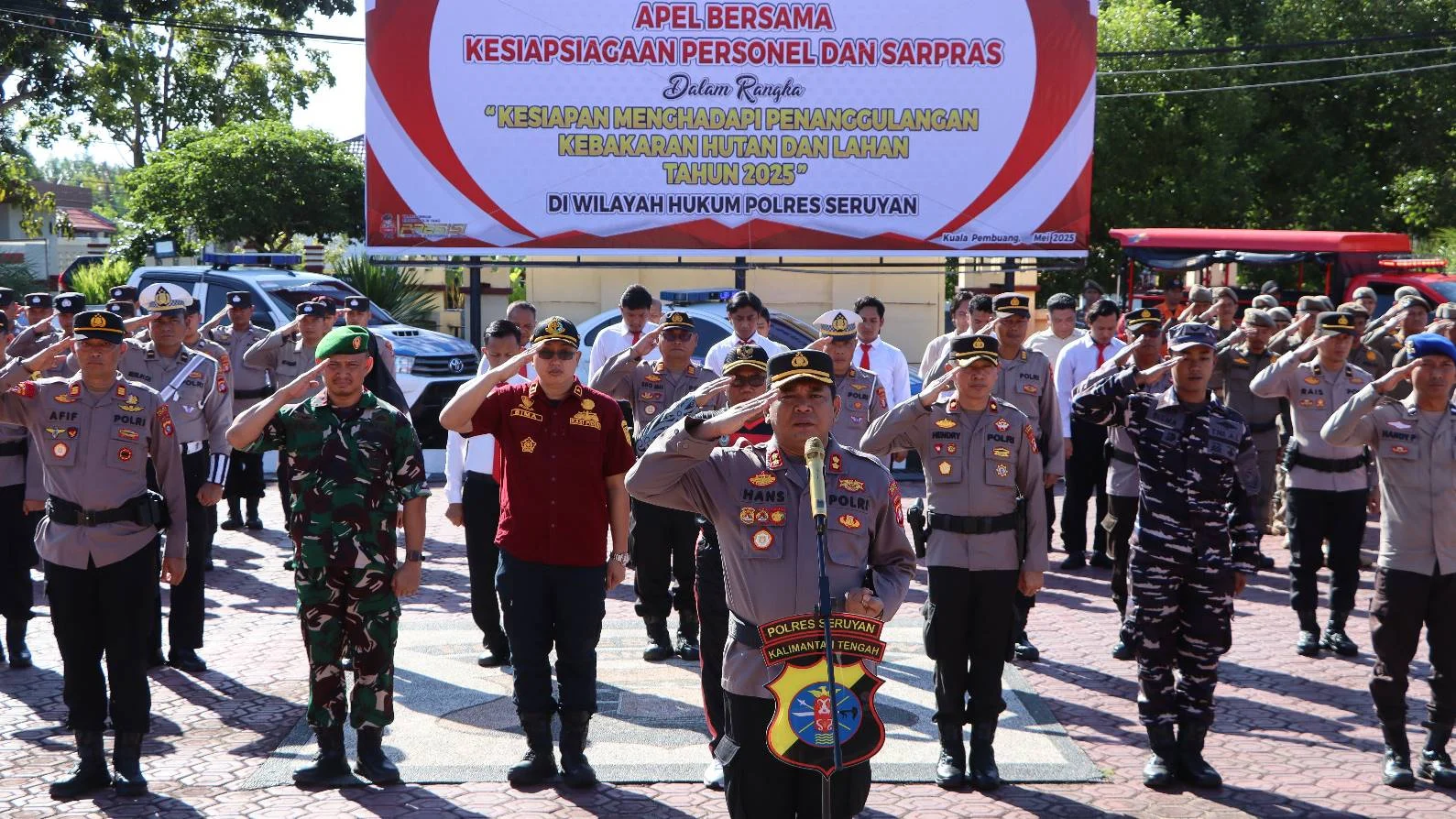 Kapolres pimpin penanganan karhutla di seruyan: upaya pastikan api tak meluas Kapolres Pimpin Penanganan Karhutla Di Seruyan: Upaya Pastikan Api Tak Meluas