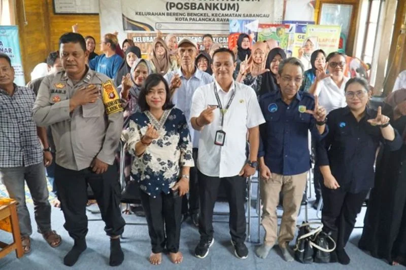 Palangka raya perkuat literasi digital masyarakat melalui komunitas informasi Palangka Raya Perkuat Literasi Digital Masyarakat Melalui Komunitas Informasi