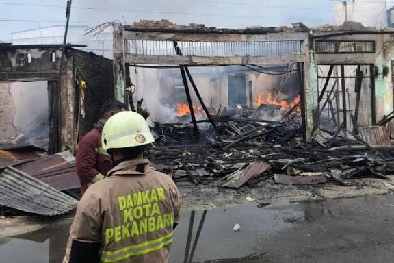 Pamit keluar rumah, gadis 19 tahun di pekanbaru tak bisa dihubungi, kasus kebakaran kmp putri yasmin Pamit Keluar Rumah, Gadis 19 Tahun Di Pekanbaru Tak Bisa Dihubungi, Kasus Kebakaran Kmp Putri Yasmin