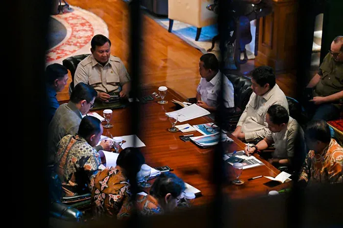 Presiden prabowo bahas rekrutmen dayak dan penanganan bencana di hambalang, bogor Presiden Prabowo Bahas Rekrutmen Dayak Dan Penanganan Bencana Di Hambalang, Bogor