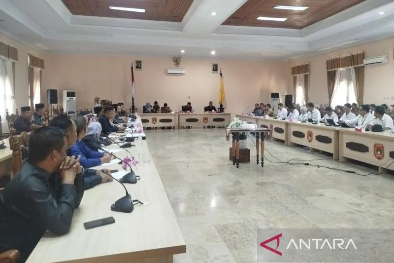 Rdp dprd kobar hasilkan sejumlah kesepakatan terkait bbm dan listrik untuk masyarakat Rdp Dprd Kobar Hasilkan Sejumlah Kesepakatan Terkait Bbm Dan Listrik Untuk Masyarakat