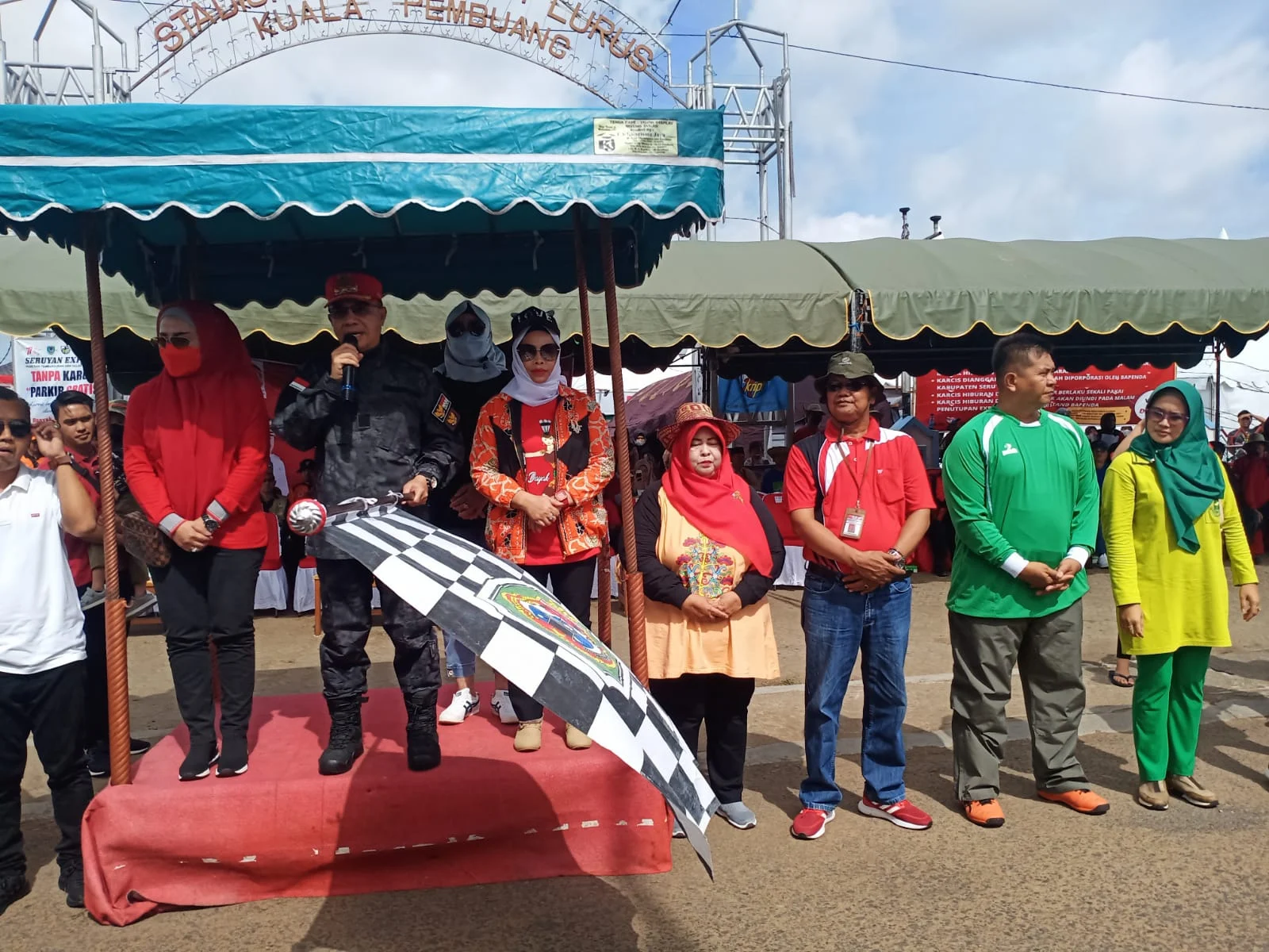 Seruyan rayakan hut ke-24 dan kemerdekaan dengan karnaval pembangunan diikuti 69 peserta Seruyan Rayakan Hut Ke-24 Dan Kemerdekaan Dengan Karnaval Pembangunan Diikuti 69 Peserta