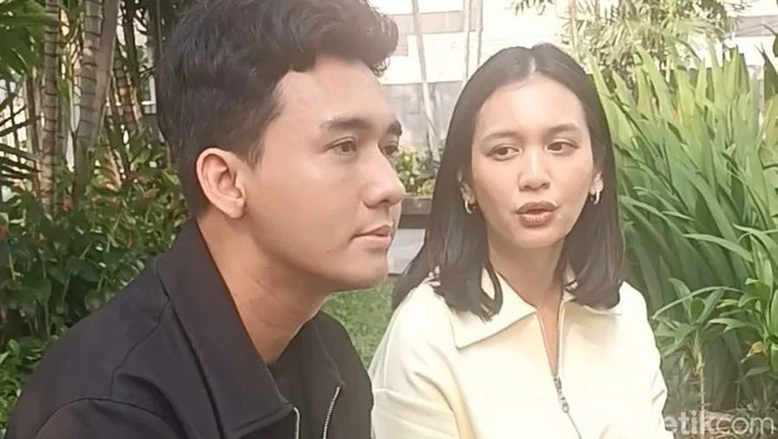 Siapa itu mazaki ahmad? Profil dan biodata aktor tampan yang nikahi aktris dea annisa alias dea imut Siapa Itu Mazaki Ahmad? Profil Dan Biodata Aktor Tampan Yang Nikahi Aktris Dea Annisa Alias Dea Imut
