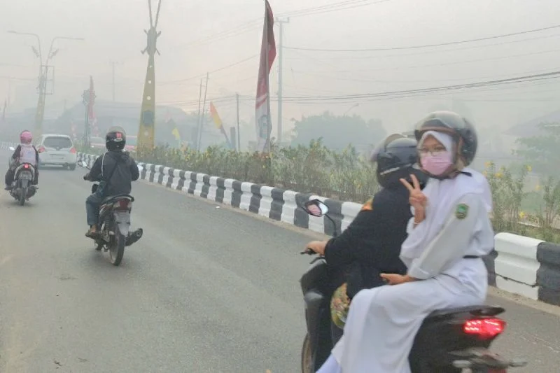 Warga keluhkan asap pekat di sampit, kabupaten kotawaringin timur Warga Keluhkan Asap Pekat Di Sampit, Kabupaten Kotawaringin Timur