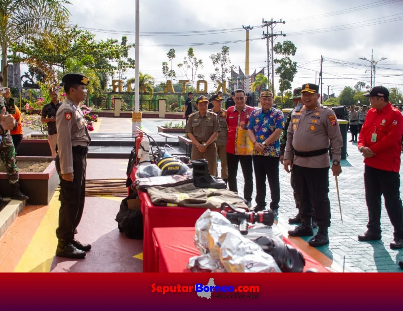 Bupati kapuas safari jumat di palangkau lama, upaya penanggulangan karhutla dan dukungan sosial Bupati Kapuas Safari Jumat Di Palangkau Lama, Upaya Penanggulangan Karhutla Dan Dukungan Sosial