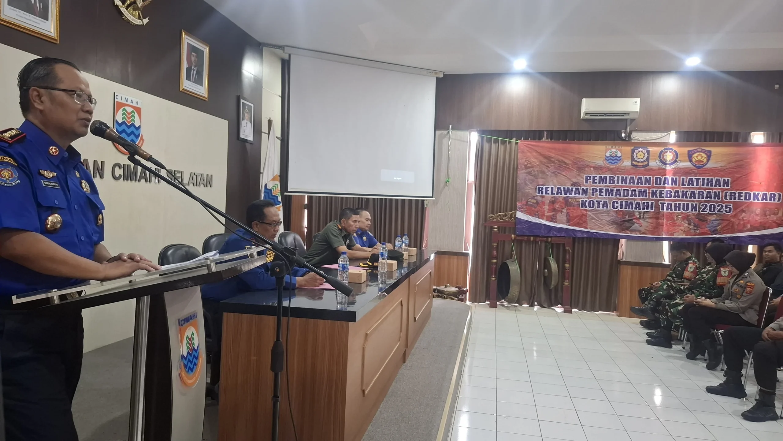 Dewan apresiasi relawan tangani karhutla: dprd pulang pisau hargai peran relawan pemadam kebakaran Dewan Apresiasi Relawan Tangani Karhutla: Dprd Pulang Pisau Hargai Peran Relawan Pemadam Kebakaran