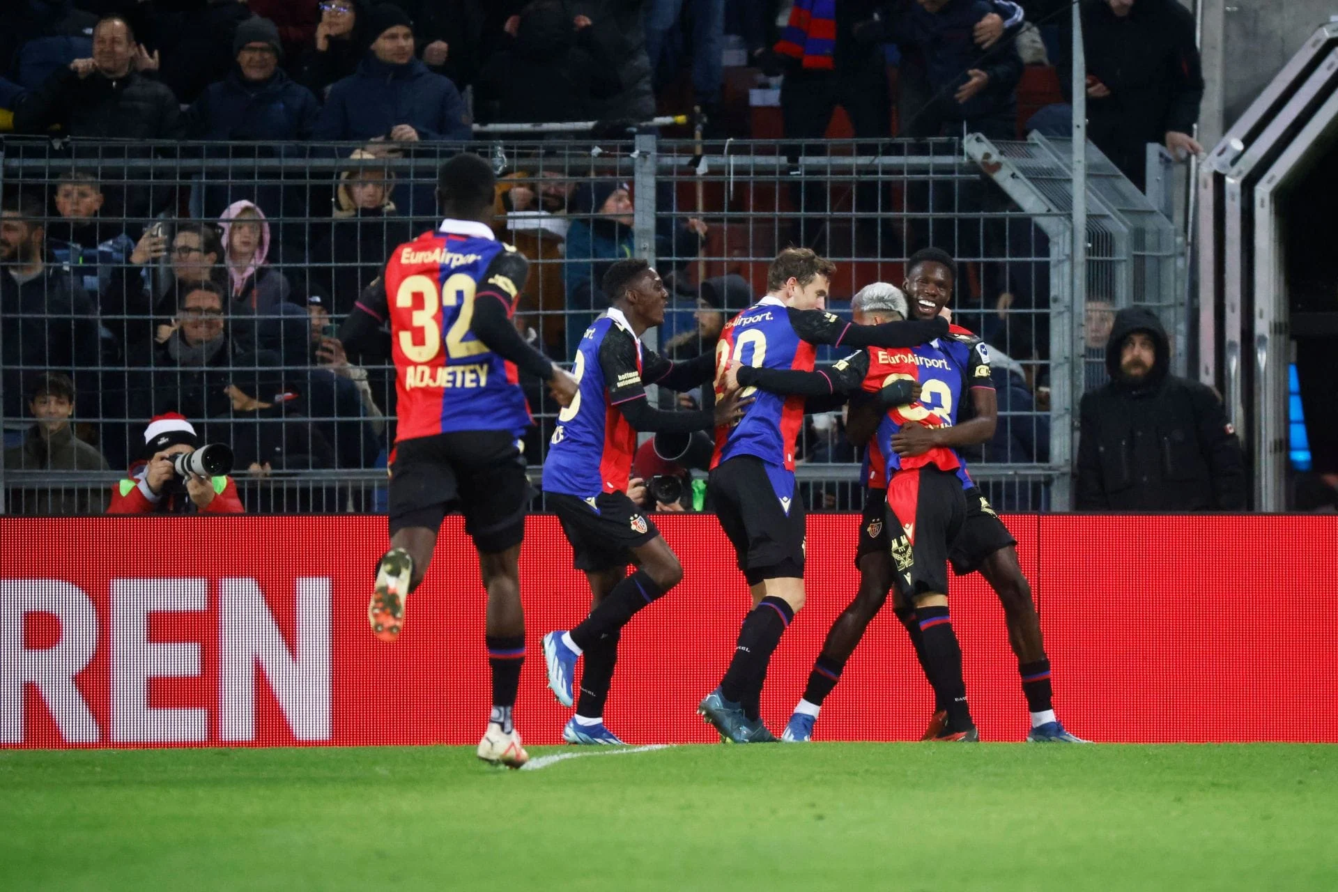 Drama 44 detik: basel vs sion gagal, boteli bikin sion menang 2-1 Drama 44 Detik: Basel Vs Sion Gagal, Boteli Bikin Sion Menang 2-1