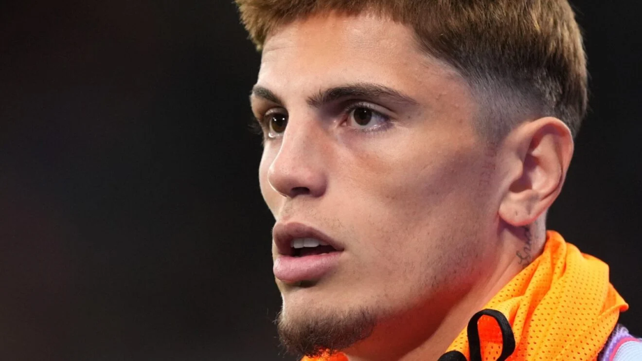 Garnacho Terpuruk Di Villa: Mengapa Winger Argentina Itu Masih Duduk Di Bangku Cadangan?