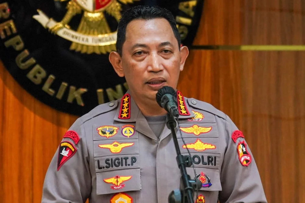 Kapolri listyo sigit prabowo dorong pahlawan nasional, rotasi senior, dan 48 buku studi polri: kebijakan besar untuk keamanan indonesia Kapolri Listyo Sigit Prabowo Dorong Pahlawan Nasional, Rotasi Senior, Dan 48 Buku Studi Polri: Kebijakan Besar Untuk Keamanan Indonesia
