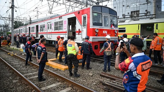 Krl anjlok dua kali, kai lakukan evakuasi cepat dan pemeriksaan menyeluruh; premi asuransi umum juga anjlok di kuartal ii 2026 Krl Anjlok Dua Kali, Kai Lakukan Evakuasi Cepat Dan Pemeriksaan Menyeluruh; Premi Asuransi Umum Juga Anjlok Di Kuartal Ii 2026