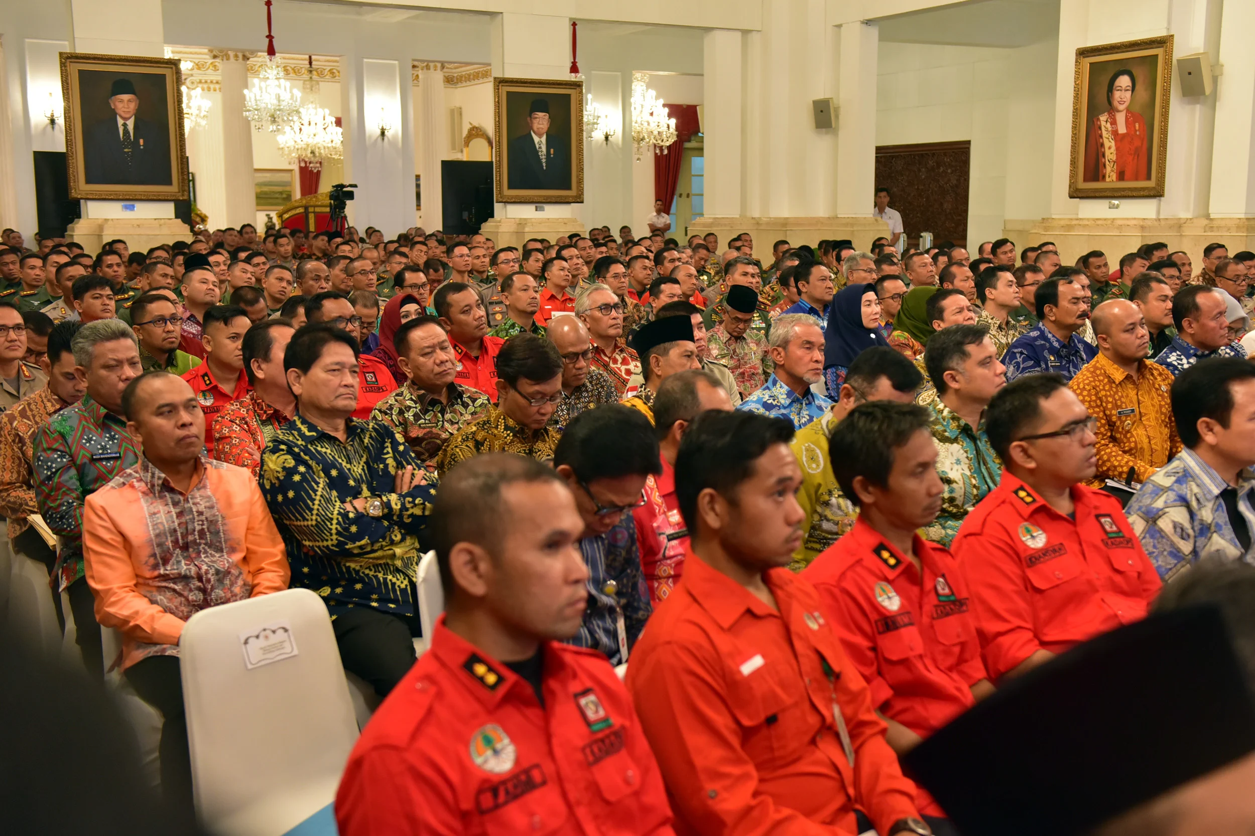 Massa datangi kantor gapki kalteng pertanyakan sikap organisasi soal karhutla, tuntut transparansi & penegakan hukum Massa Datangi Kantor Gapki Kalteng Pertanyakan Sikap Organisasi Soal Karhutla, Tuntut Transparansi &Amp; Penegakan Hukum